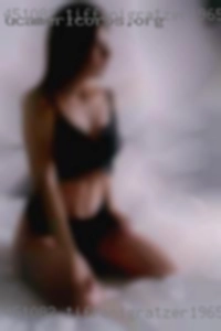 tiffaniGratzer1965